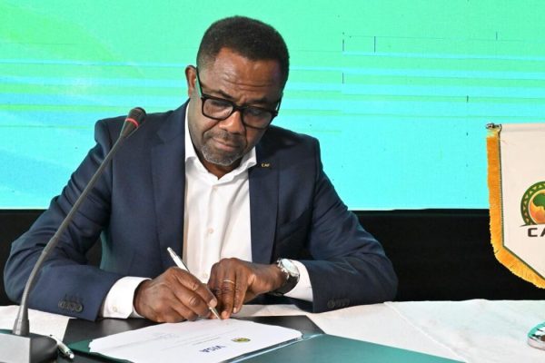 Caf / Secrétaire Général CAF:  exit Véron Mosengo Omba