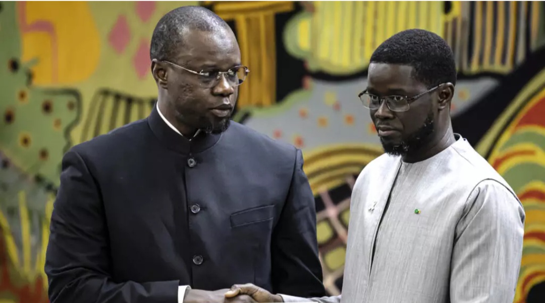 Sénégal / Rupture au sommet de l’État : Diomaye Faye met fin aux fonctions d’Ousmane Sonko