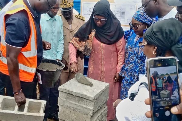 KAOUR / MANGACOUNDA : AMY MARA DIEYE LANCE LA CONSTRUCTION D’UNE UNITÉ MODERNE DE TRANSFORMATION HALIEUTIQUE POUR L’AUTONOMISATION DES FEMMES