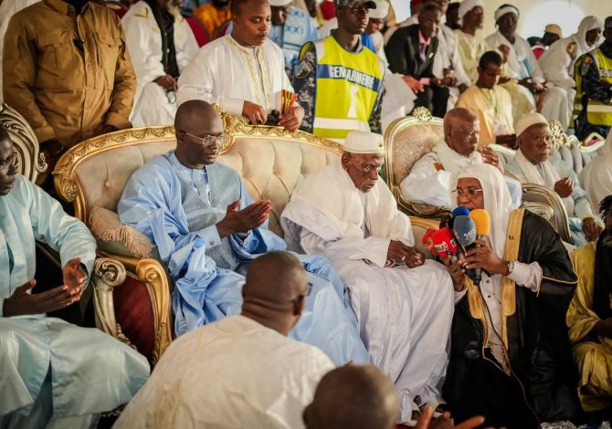 50e Ziarra internationale de Cheikhna Cheikh Mahfouz Aidara : le Khalife général appelle à l’éducation, à la paix et au dialogue